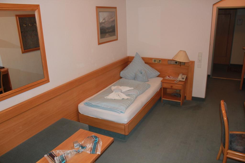 Landgasthaus & Hotel Kurfer Hof Bad Endorf Room photo